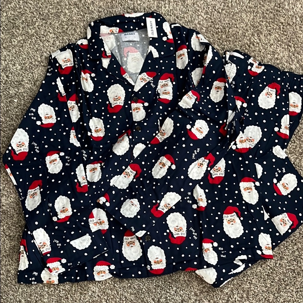 NWT men’s Old Navy pajamas XL Santa theme